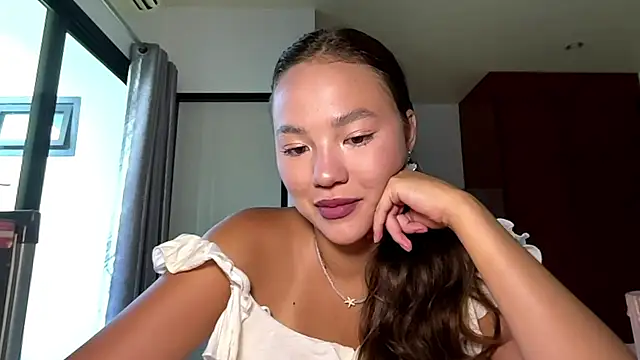 kamila 18 french online show from April 20, 5:10 am