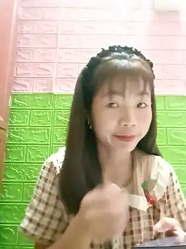 AmyLinee01 online show from June 24, 12:15 pm