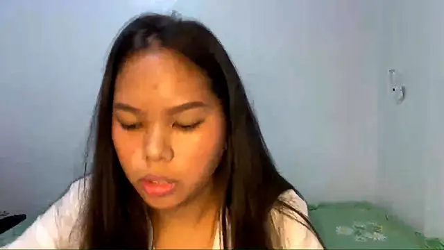 CorrinaThach online show from April 24, 3:15 pm