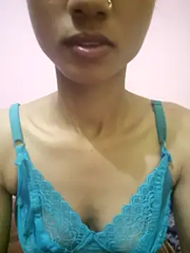 Curvy Amyra online show from May 4, 3:27 pm