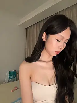 jolie 33 online show from June 13, 1:41 pm