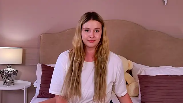 CharlotteAtwoood online show from June 14, 4:07 pm