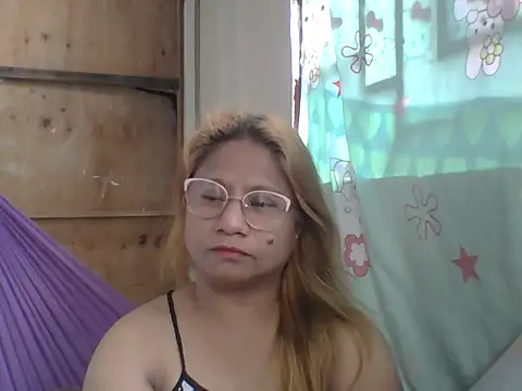 PinayChristine online show from May 2, 2:26 am
