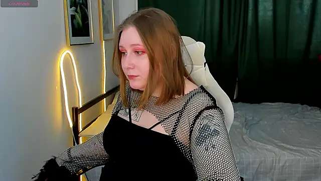 KatieGarsiaa online show from March 23, 10:10 am