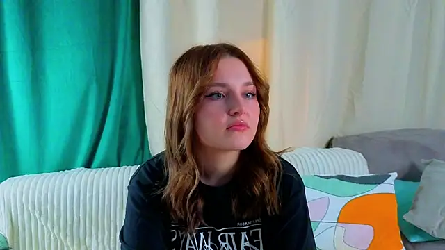 LorriMonz online show from August 3, 1:42 am