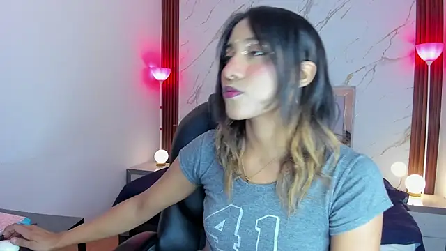 EsperanzaMora online show from May 2, 12:19 pm