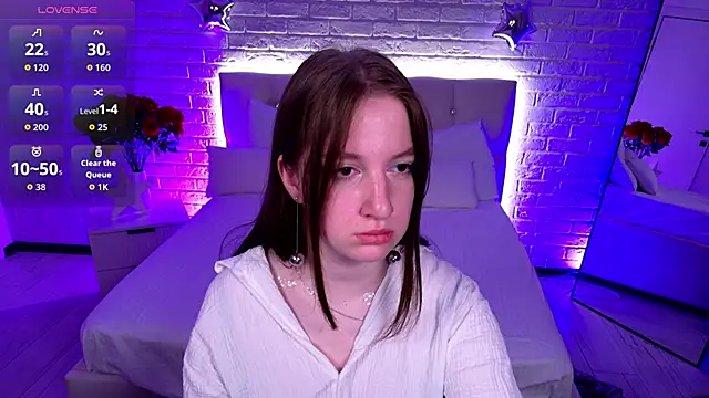 Elisabeth Binder online show from June 2, 3:51 am