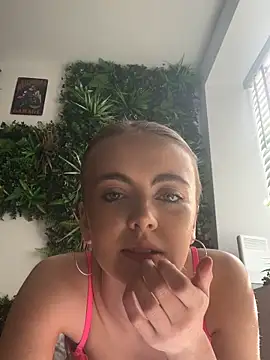 Cherrysweetalice online show from April 18, 1:02 pm