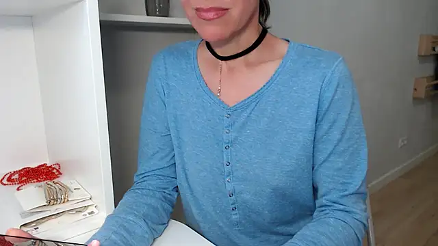 LadyL2026 online show from May 22, 6:22 am