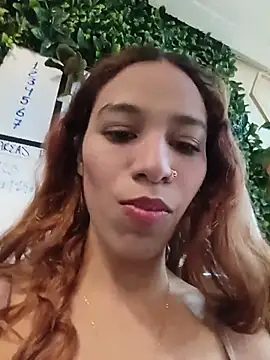 ValerieWoodsl online show from May 13, 7:30 pm