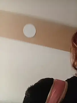 ValerieWoodsl online show from May 17, 7:46 pm