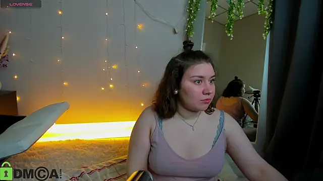 Maya Raay online show from May 4, 1:09 am