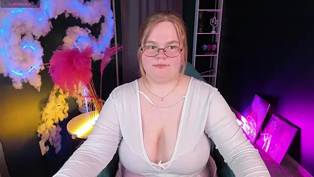 Maneela Kennedy online show from May 4, 11:25 am