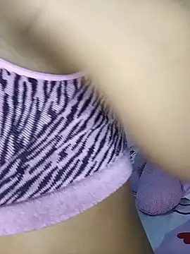 Yi Uzi online show from April 28, 2:27 am