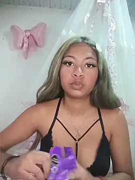 KatyBelle  online show from May 13, 7:52 pm