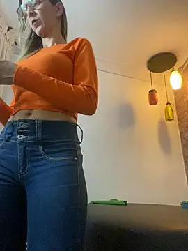 AlanaBrunetteX X online show from May 9, 12:01 am