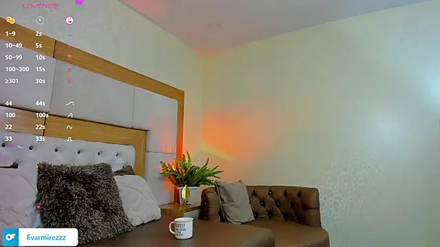 Venezuelan Butt online show from May 19, 2:02 pm