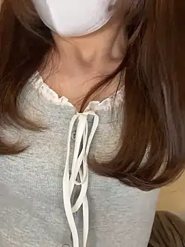 moechan mero online show from April 30, 10:20 am