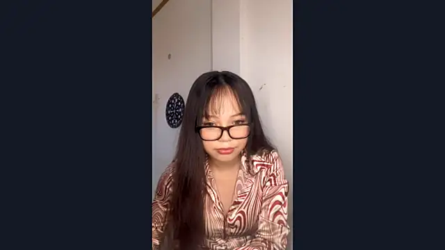 KarieTidey online show from April 2, 4:43 am