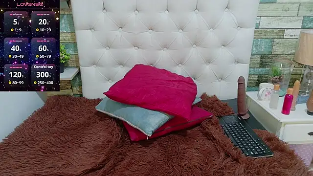 Skylernaomi online show from May 12, 4:13 pm