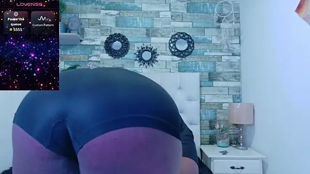 Skylernaomi online show from May 2, 1:25 pm