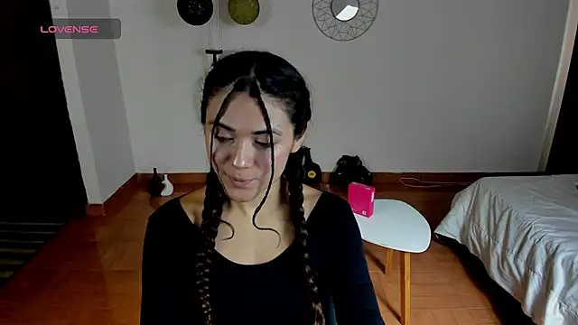FreyaRouge online show from April 25, 2:36 pm