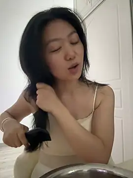 Shanshan 1267 online show from May 8, 12:30 pm