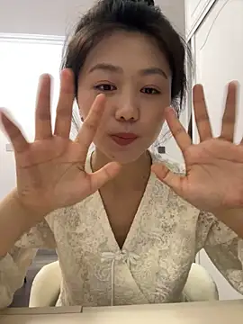 Shanshan 1267 online show from May 3, 1:25 pm