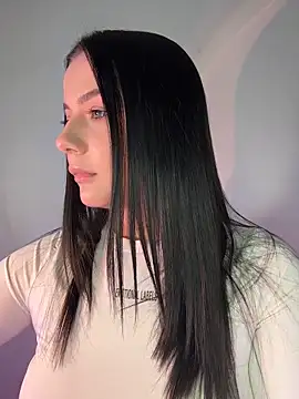 L0LA XO online show from April 12, 1:36 pm