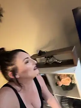 taylorsunshine online show from June 17, 1:18 am