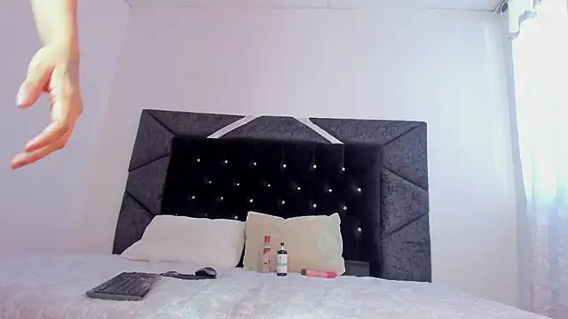 lili blaze online show from May 1, 12:08 pm