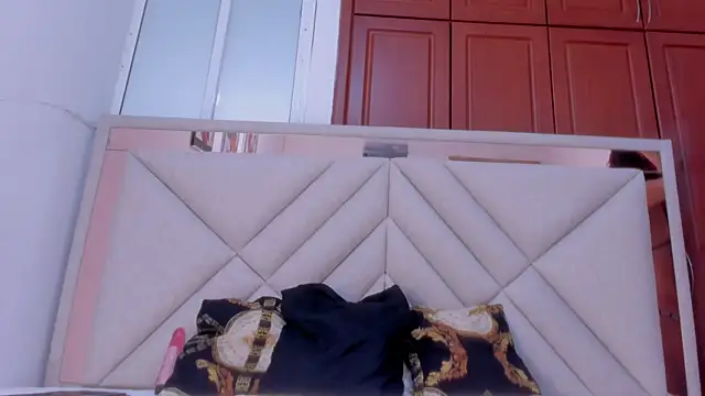 lili blaze online show from April 22, 1:41 pm