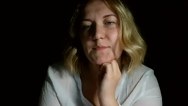 TinaKittyX online show from May 8, 8:32 pm