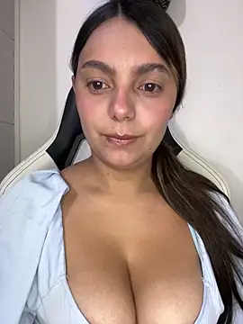 SOFIA BRIZZ online show from April 6, 8:04 am