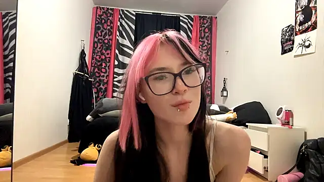 WifeAileen online show from May 10, 6:21 pm