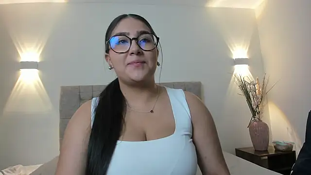 Elisa n Emma online show from May 12, 5:08 pm