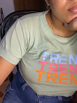 NyxVelora online show from April 1, 7:00 pm