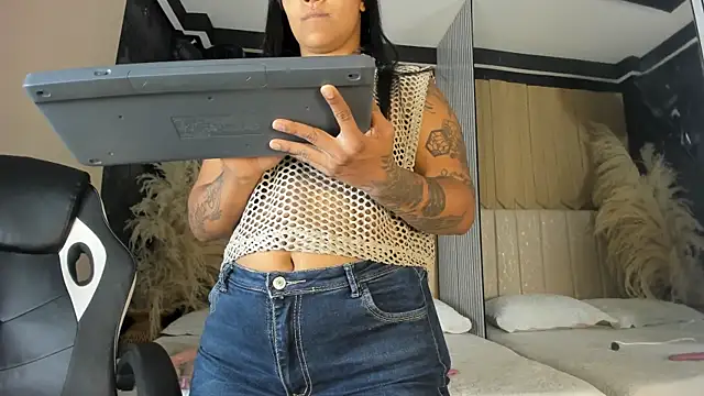 LexiAdamss online show from June 9, 12:37 pm