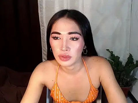 urasiankylie online show from May 23, 4:49 pm