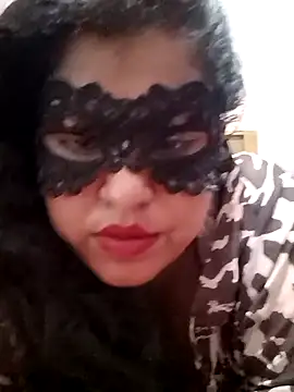 Maskedcurves online show from April 2, 9:29 am