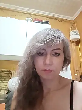 TaynaSecret online show from May 10, 8:55 pm