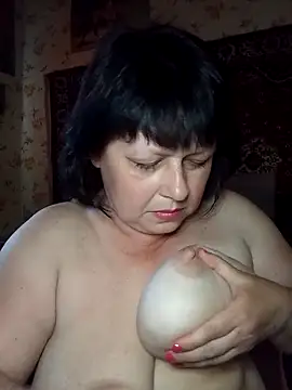 AuroKaria online show from May 8, 2:53 pm