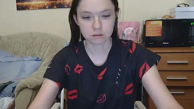 JessicaHolland1 online show from May 31, 5:52 pm