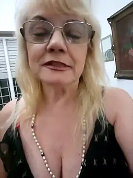 MatureElegantWidow online show from April 5, 1:59 am