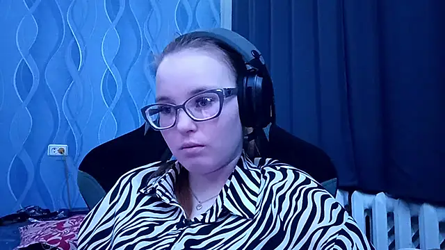 Sheriscute online show from May 13, 6:24 pm