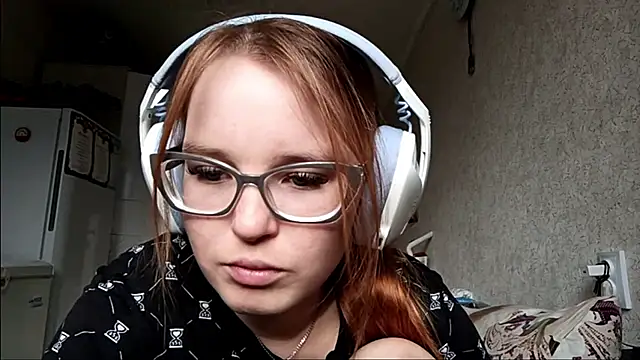 Sheriscute online show from April 19, 1:33 pm