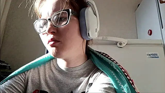 Sheriscute online show from April 26, 1:31 pm