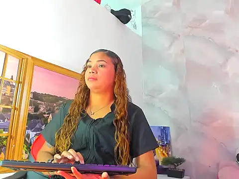 EllyBloom online show from April 5, 2:05 pm