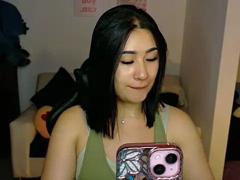 EvelynLeen  online show from May 21, 7:12 pm