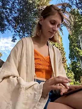 Julialexxxx online show from June 29, 7:26 am